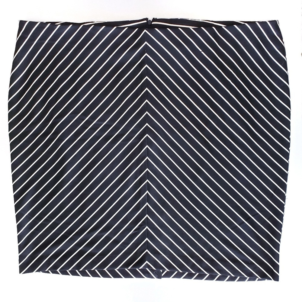 Lane Bryant Skirt Size 26 Black & White Striped Pencil - Picture 1 of 3